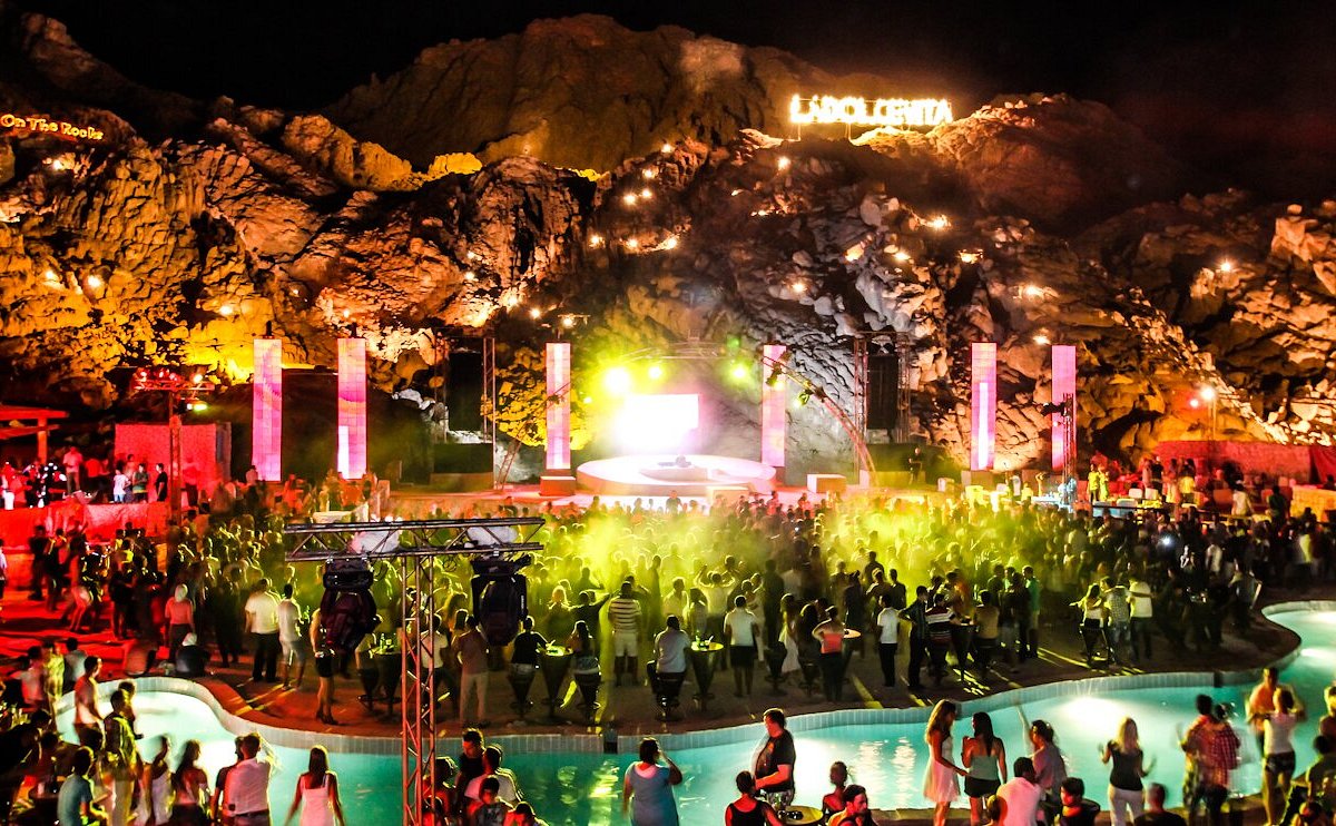 Nightlife & Dinner Show Experience